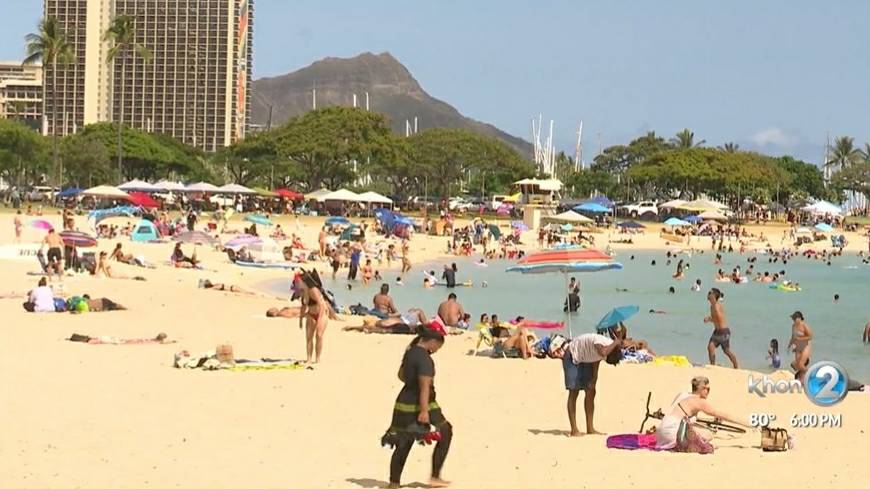 休日の週末に138,000人以上がハワイに到着しました