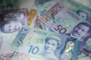 NZ 来年の4月1日から最低時給が23.50NZ$になるが